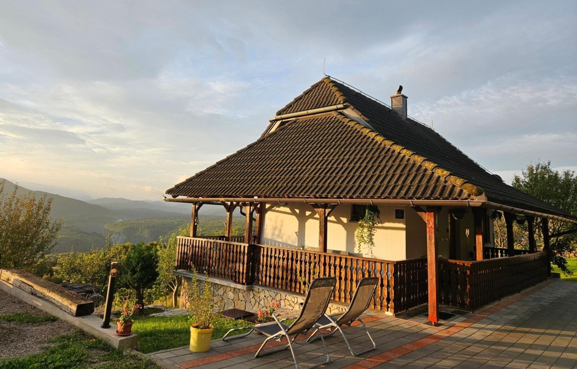 Villa Cozy House Zivko With Balcony à Plitvička Jezera Extérieur photo